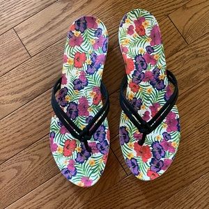 Crocs WORN ONCE Like New floral flip flop sandals. Comfier than Havianas!